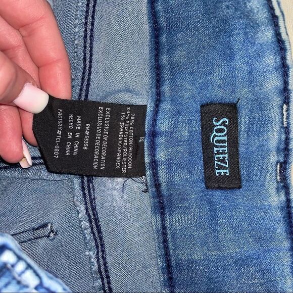 💋Bundle 4 items for $20. Add items💋 to a bundle - Picture 5 of 5